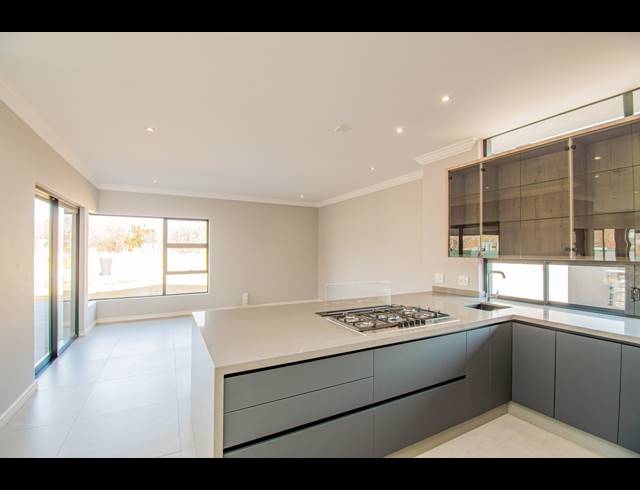 4 BEDROOM GATED ESTATE FOR SALE IN WATERLAKE FARM LIFESTYLE ESTATE